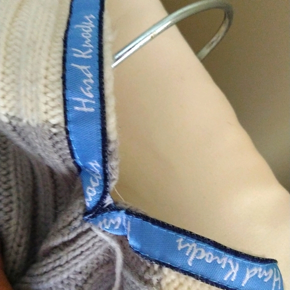 Sweater - Picture 6 of 7